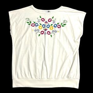 Vintage T-Shirt Woman's Size 2X Why Not? White Floral Textured Colorful USA